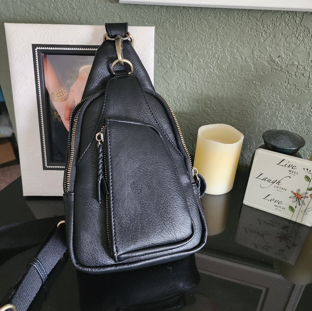 Antik Kraft sling bag